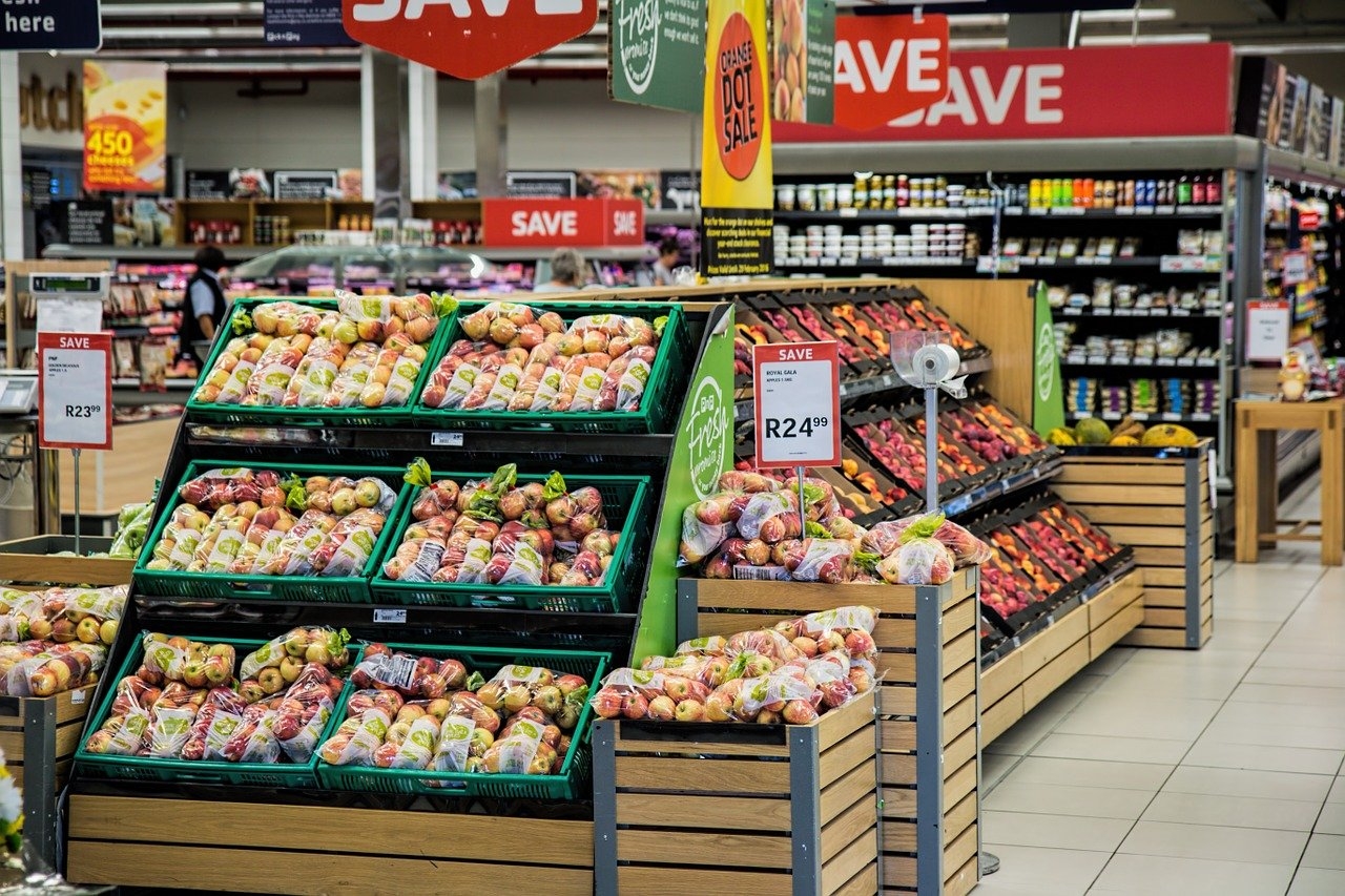 Минпромторг заставит магазины снизить цены на продукты