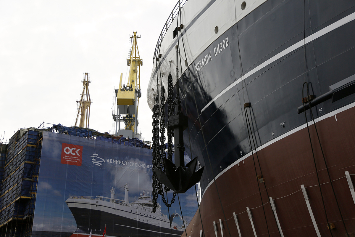 Путин принял участие в спуске судна на воду на заводе «Адмиралтейские верфи»