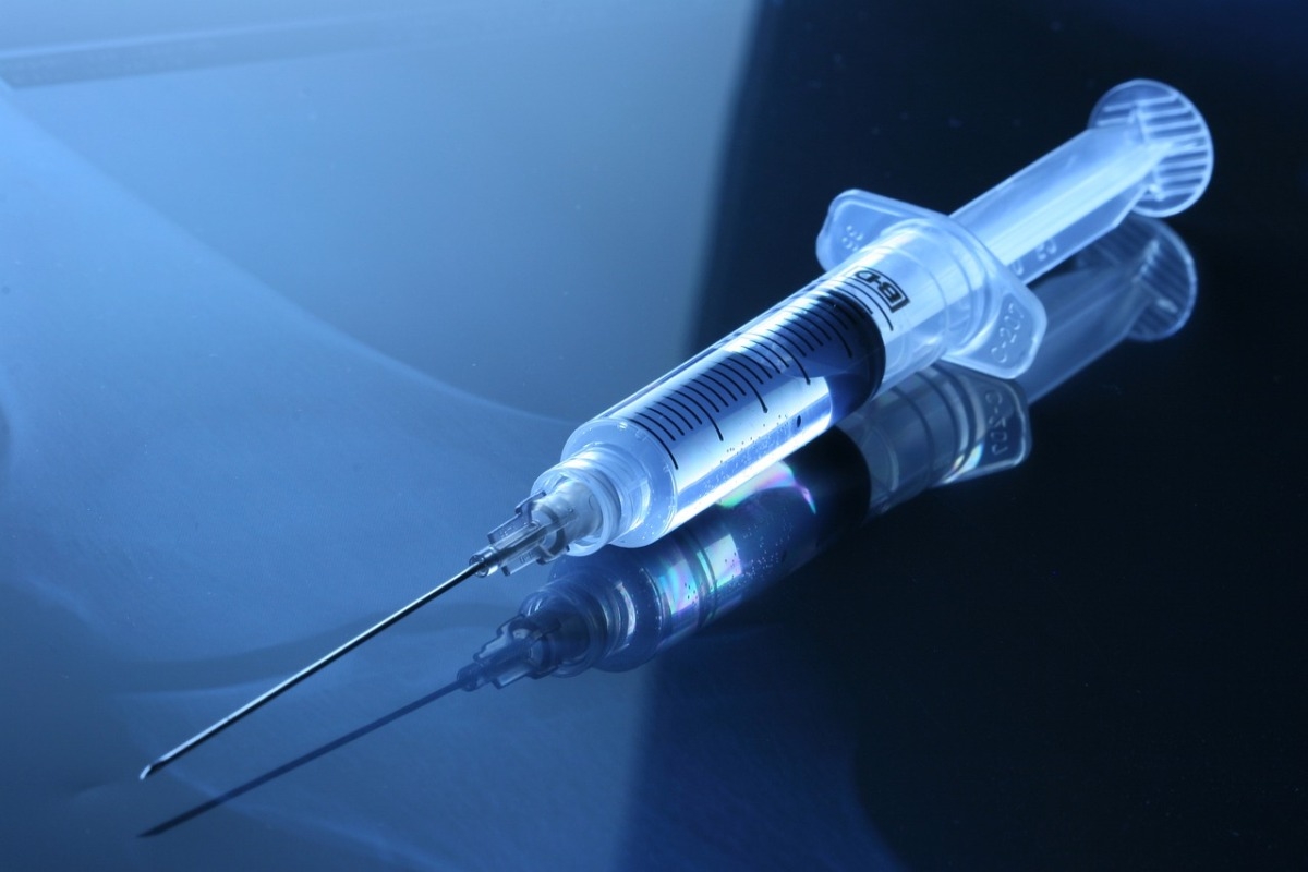 Вирусолог Альтштейн опроверг заявления Бероева, Бони и Казарновской о вакцинации против COVID-19