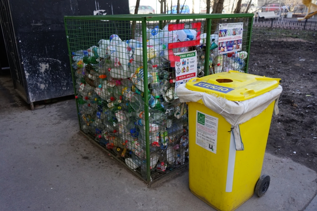 Проблемы с вывозом пластика преследуют Васильевский остров