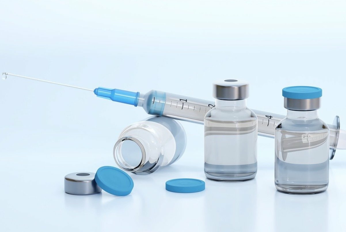 Петербургский врач Топузов назвал последствия несоблюдения  интервала между двумя прививками против COVID-19