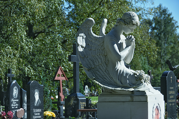 Кладбище в Петербурге предостерегли от незаконного захоронения миллиардера Бурлакова