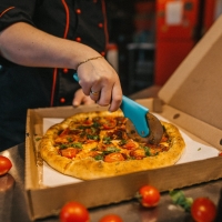 Сеть Domino’s Pizza в России резко уменьшилась
