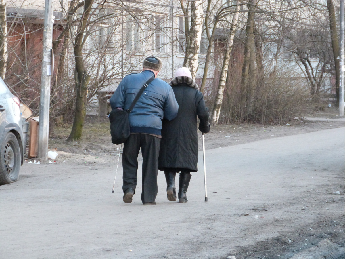 В Петербурге рассмотрят законопроект о социальных выплатах долгожителям