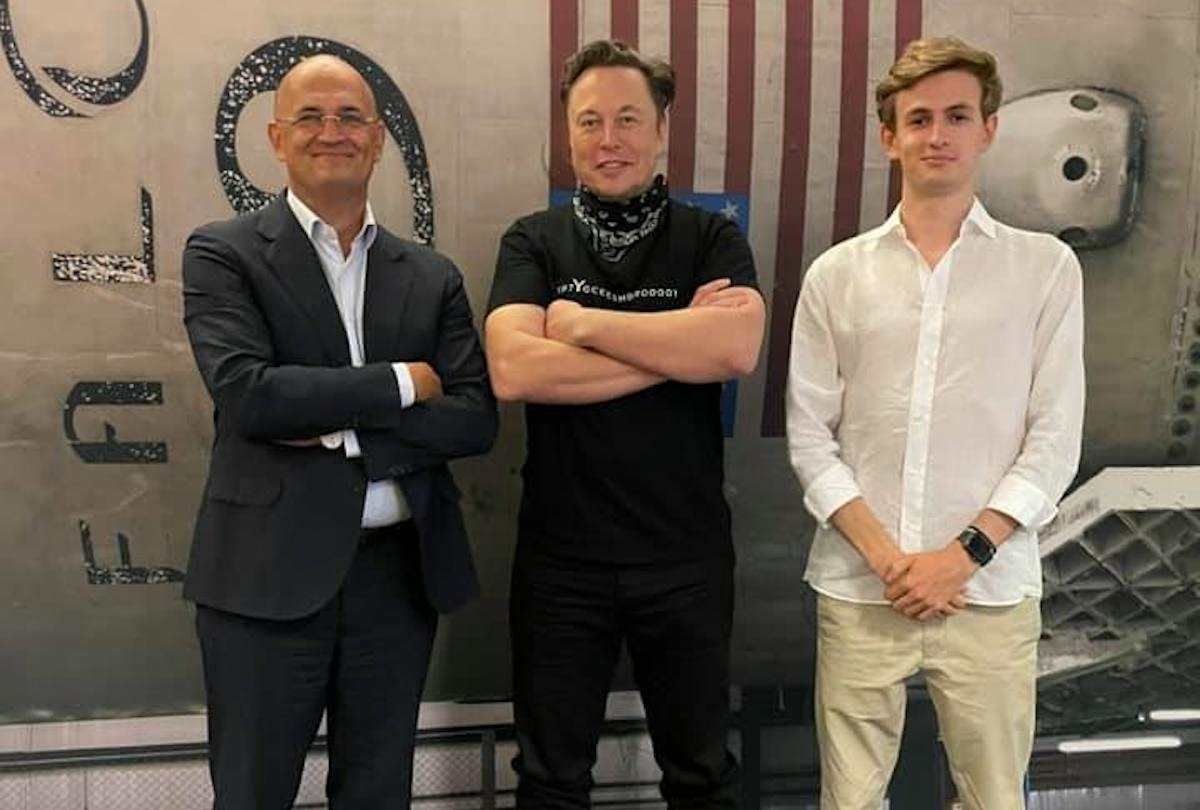 Илон Маск лично показал внуку Сергея Королева SpaceX