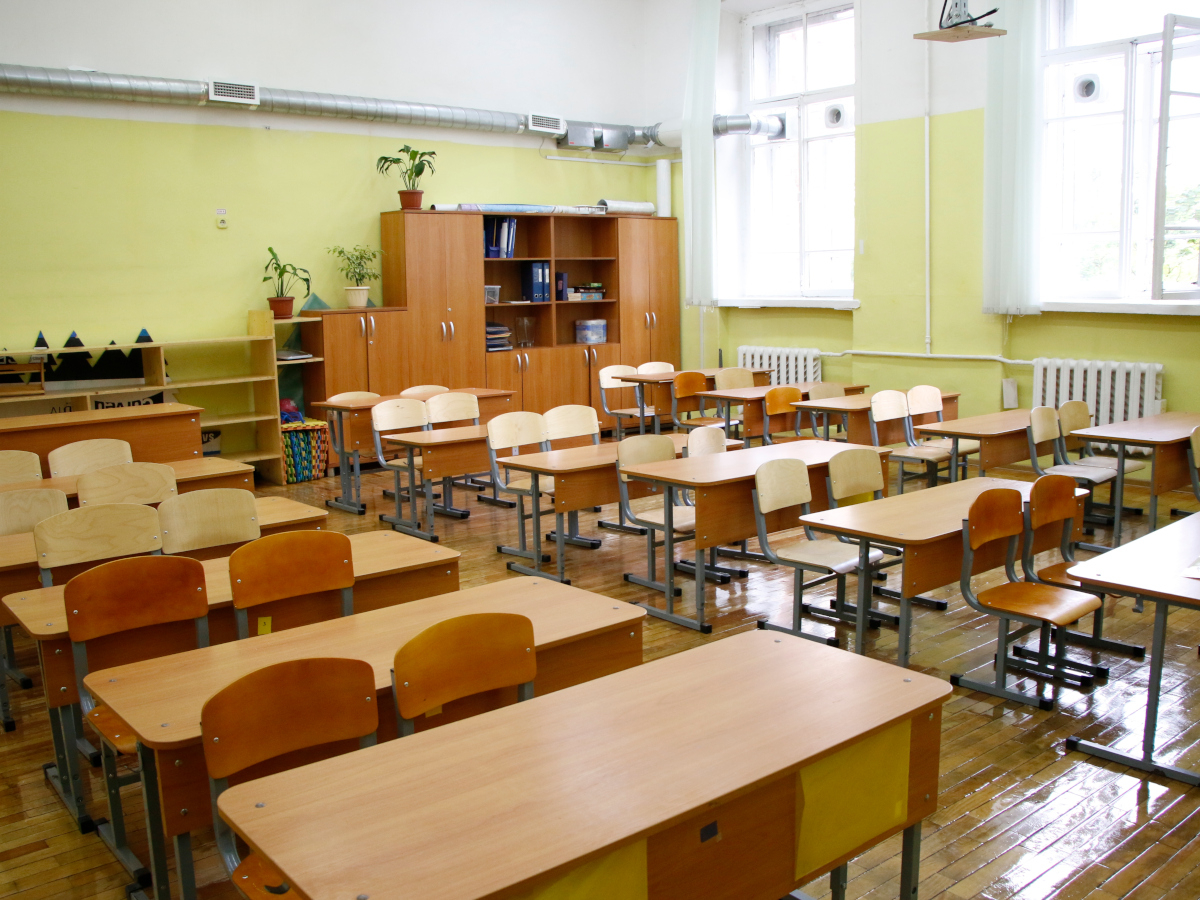 Учеников 15 петербургских школ перевели на удаленку из-за COVID-19 и ОРВИ