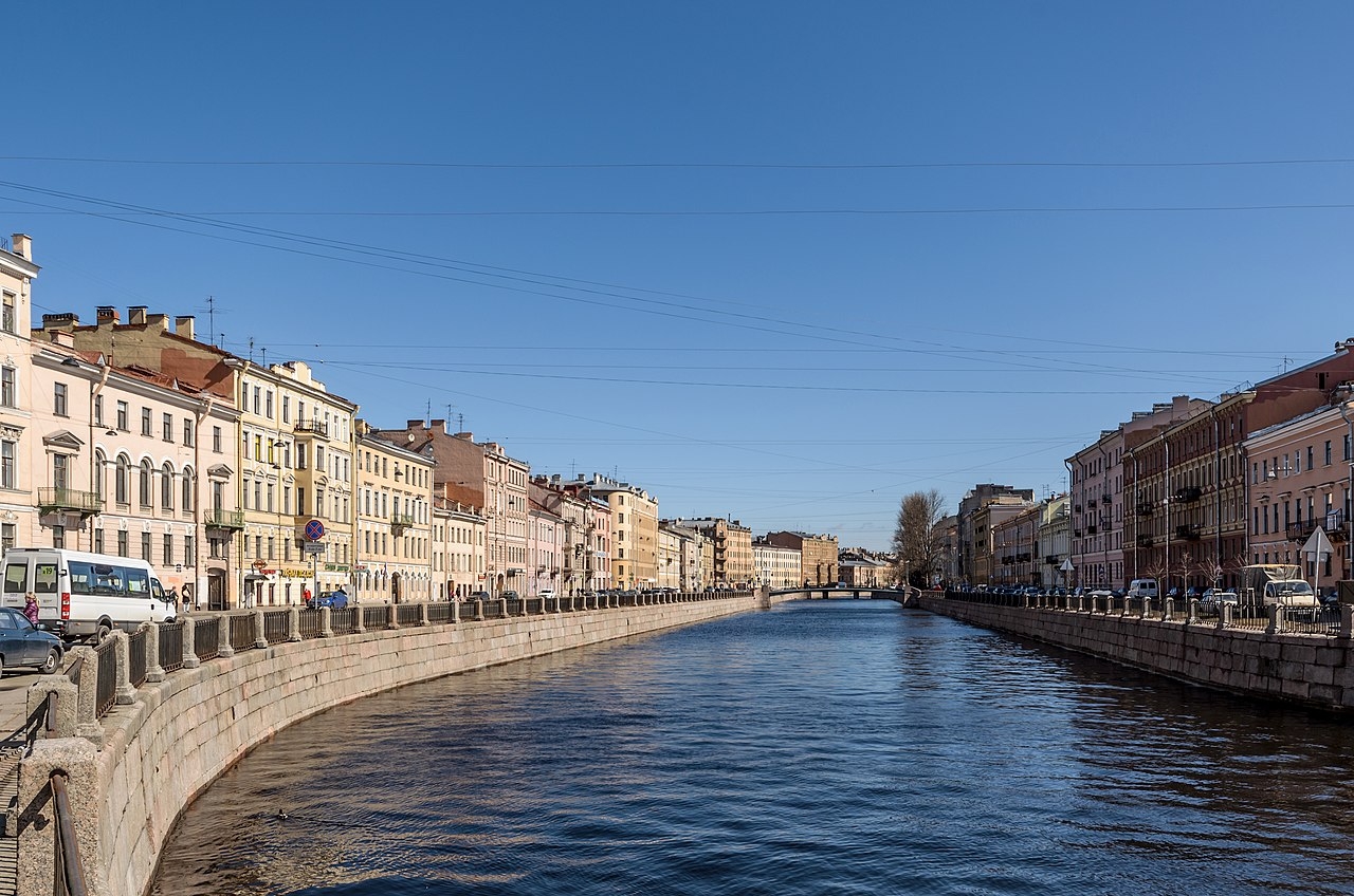 В Петербурге завершился ремонт набережной канала Грибоедова