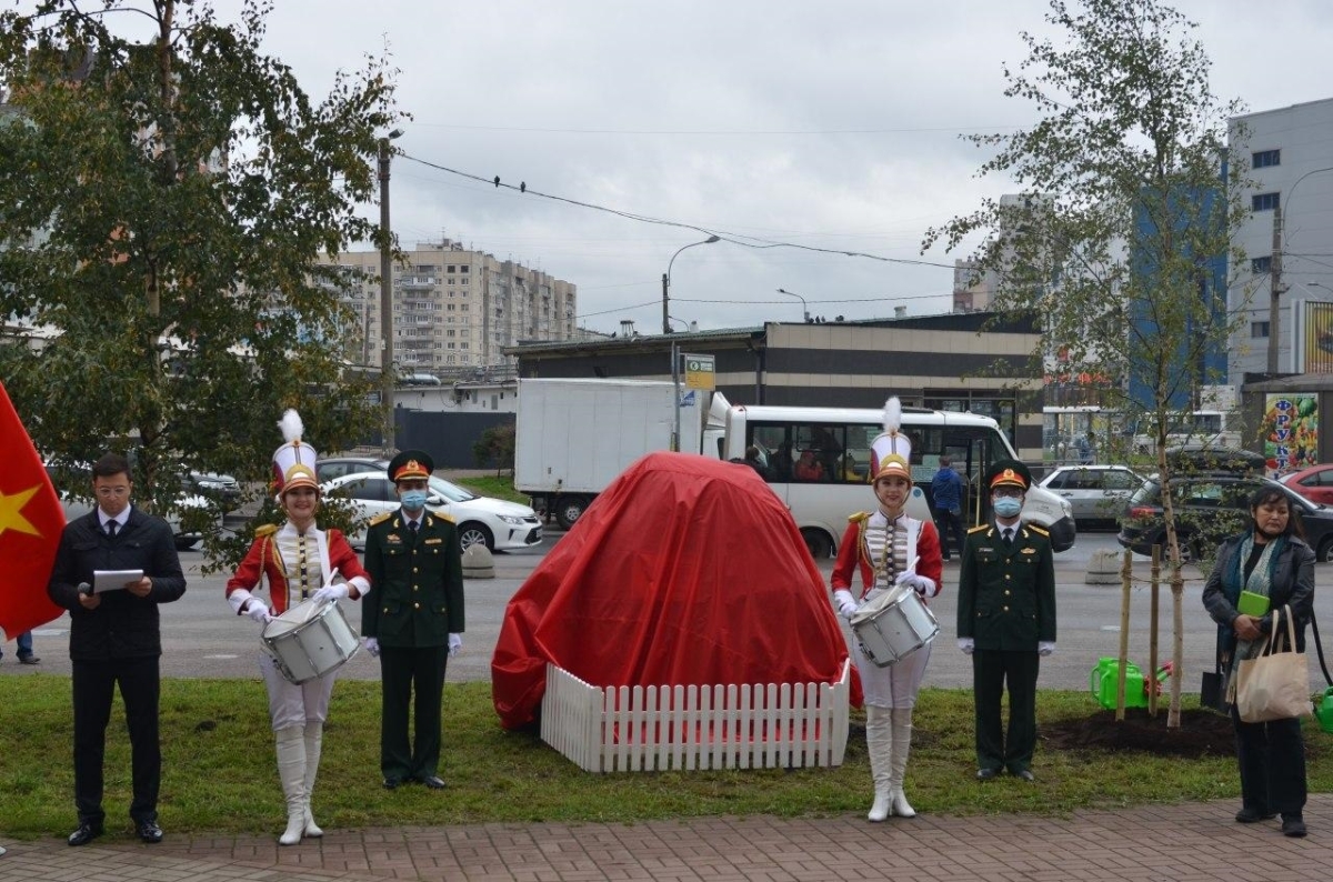 Жители Петербурга не оценили проект памятника Хо Ши Мину