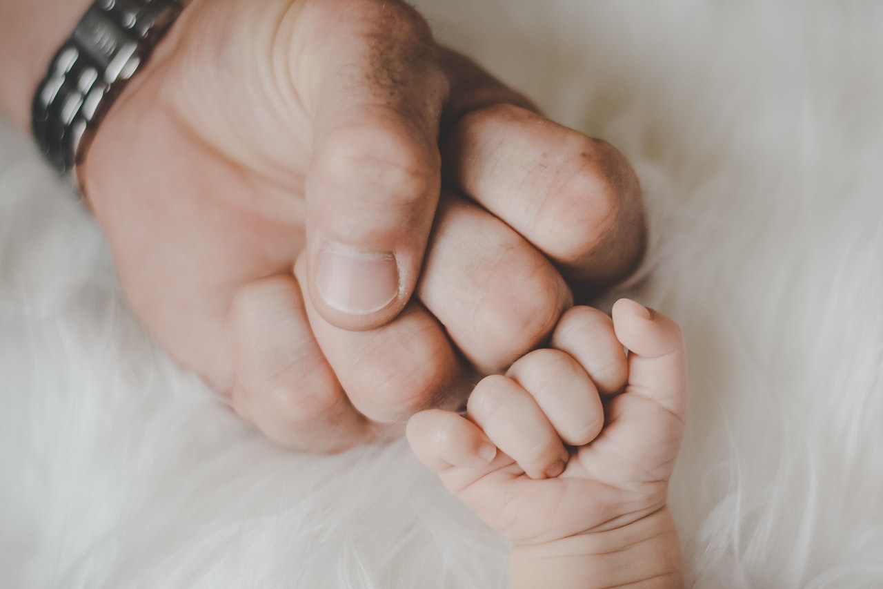С 2022 года отцы детей от суррогатных матерей будут получать маткапитал