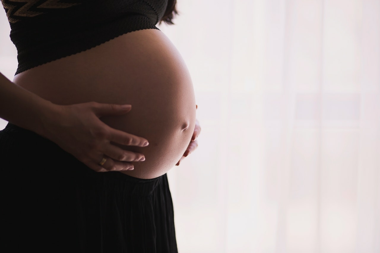 Эксперты: COVID-19 снижает шансы женщин забеременеть