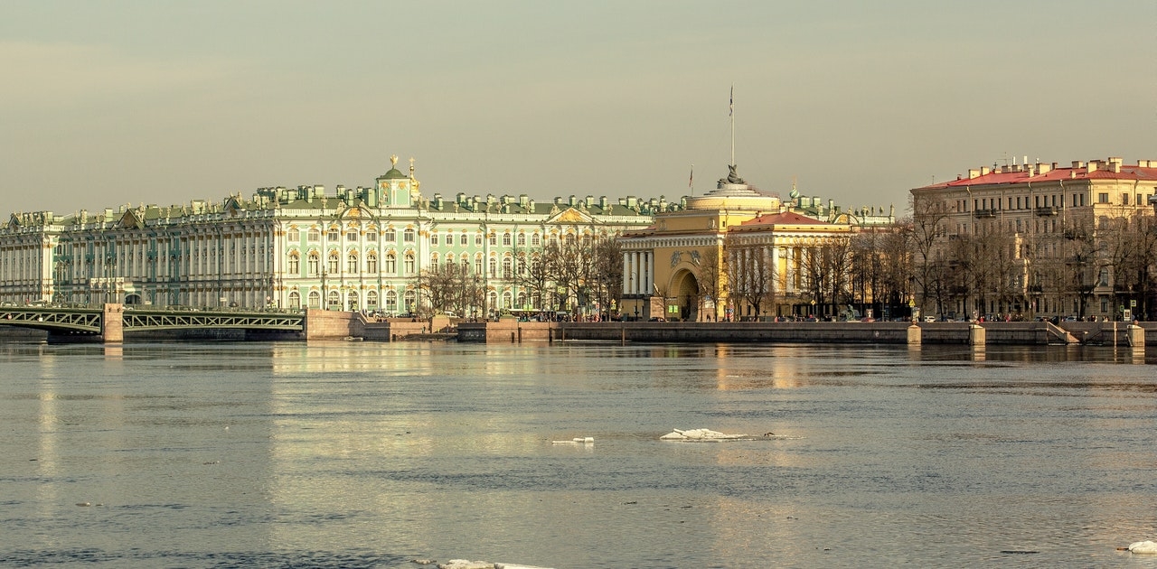 В 2021 году в Петербурге резко снизилось число иностранных туристов