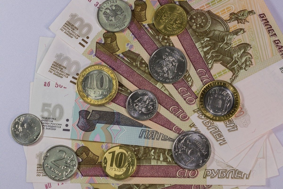 Центробанк собирается выпустить купюры по пять и десять рублей