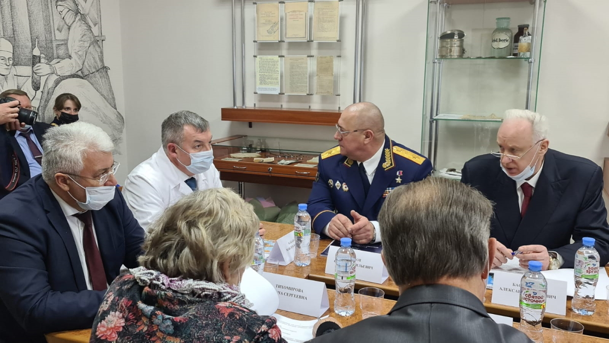 В Петербурге обсудили вопросы, связанные с работой госпиталей для ветеранов войн России