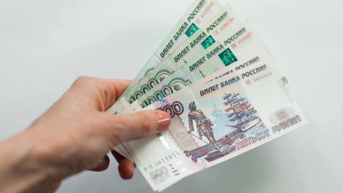Семьям в РФ сообщили об особенностях начисления новых выплат в июне 2022 года