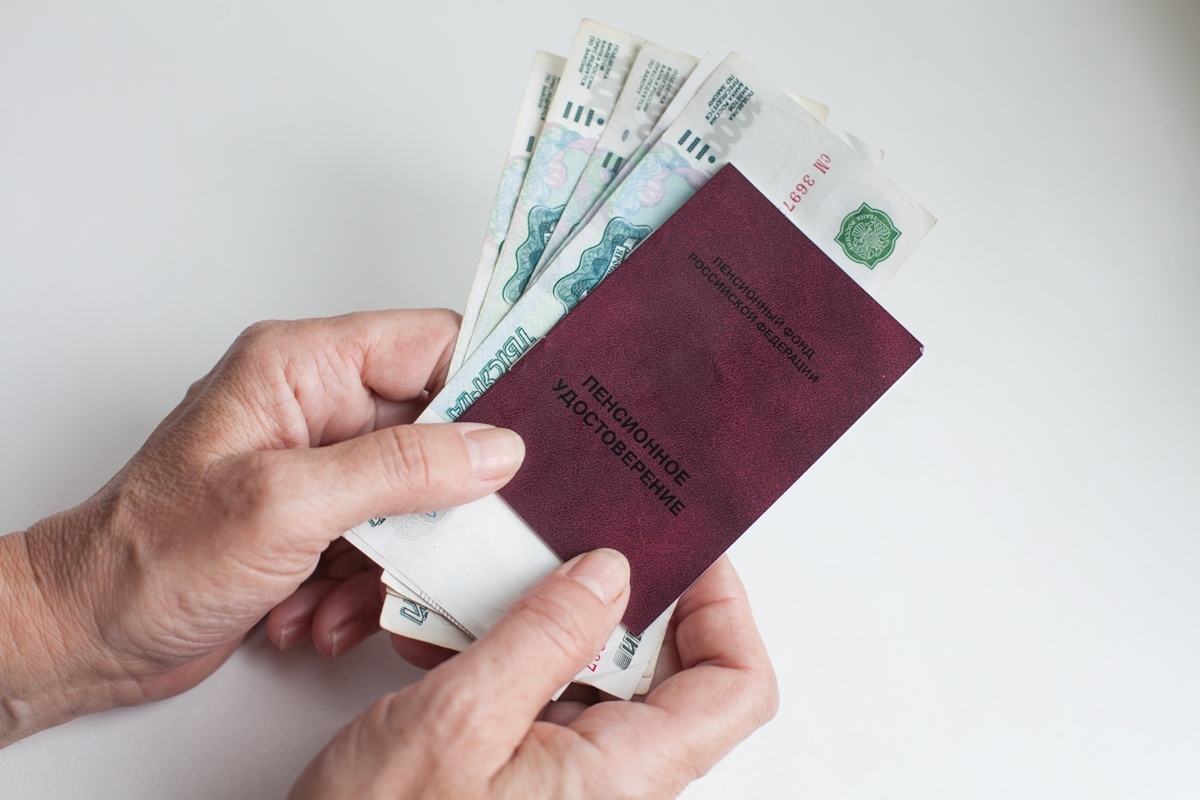 Некоторые неработающие пенсионеры смогут получить до 6 тыс. рублей к пенсии в январе 2022 года