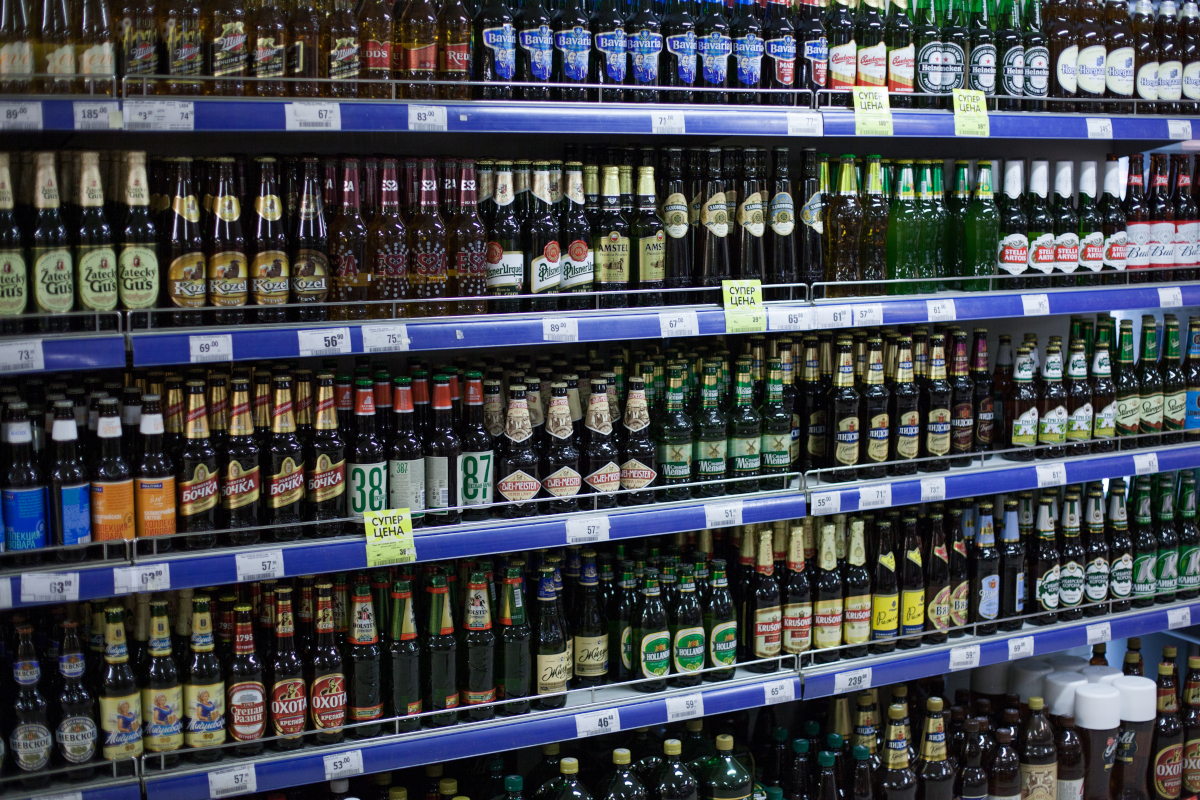 В России хотят запретить продажу алкоголя в выходные дни