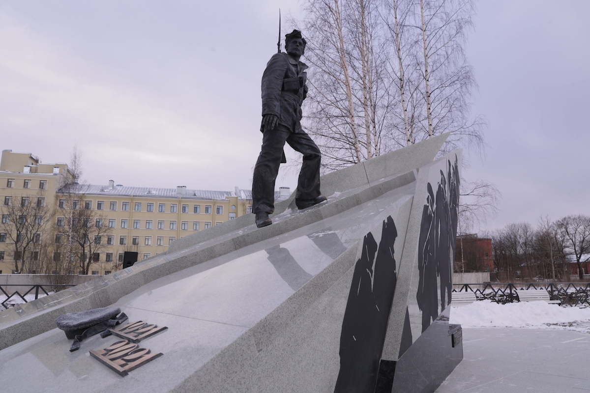 В Петербурге открыли памятник жертвам Кронштадтского восстания
