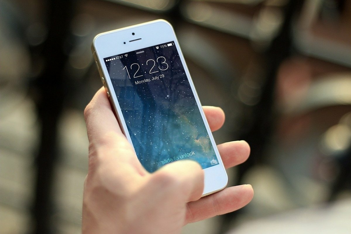 Эксперты оценили, когда в Росии закончатся телефоны Apple и Samsung