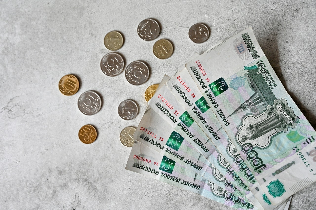 Пожилая петербурженка перевела мошенникам почти 4 млн рублей