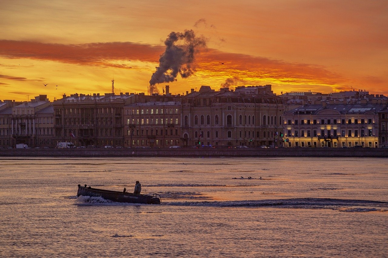 В Петербурге выросло число закрытых объектов стрит-ритейла