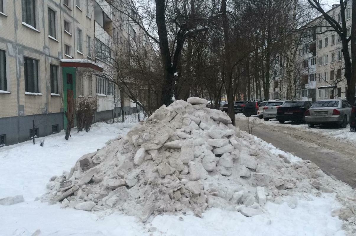 Маркетплейсы Петербурга заявили об убытках из-за плохой уборки снега
