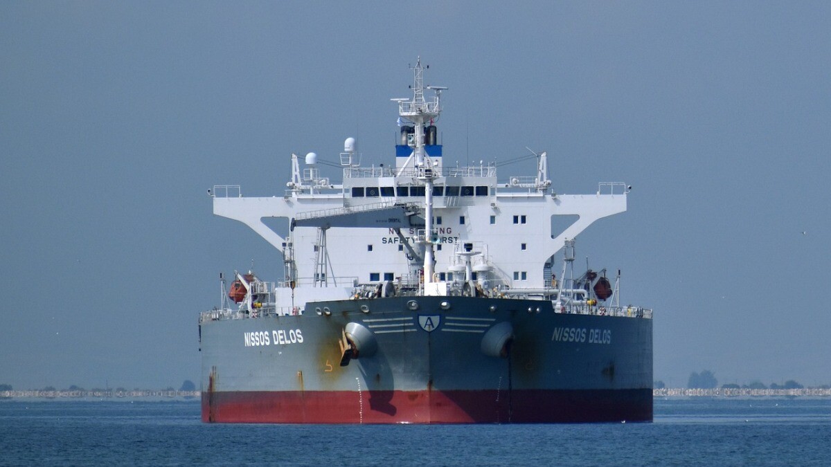 Более 100 устаревших танкеров подготовила Россия для перевозки нефти