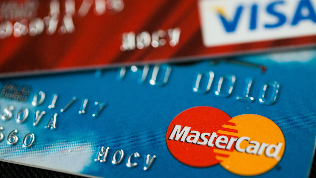 Россиянам предлагают дистанционно оформить карты Visa и Mastercard иностранных банков