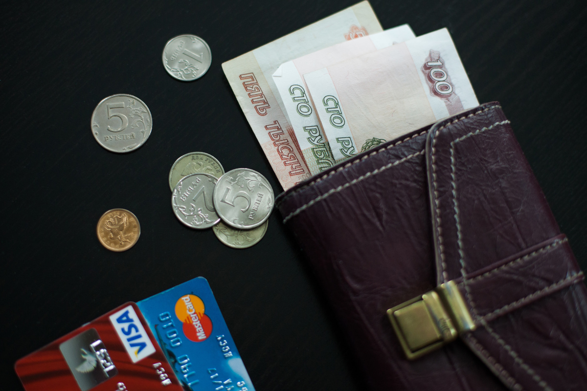 Пенсионерам пообещали выплатить в июне по 15 тыс. рублей