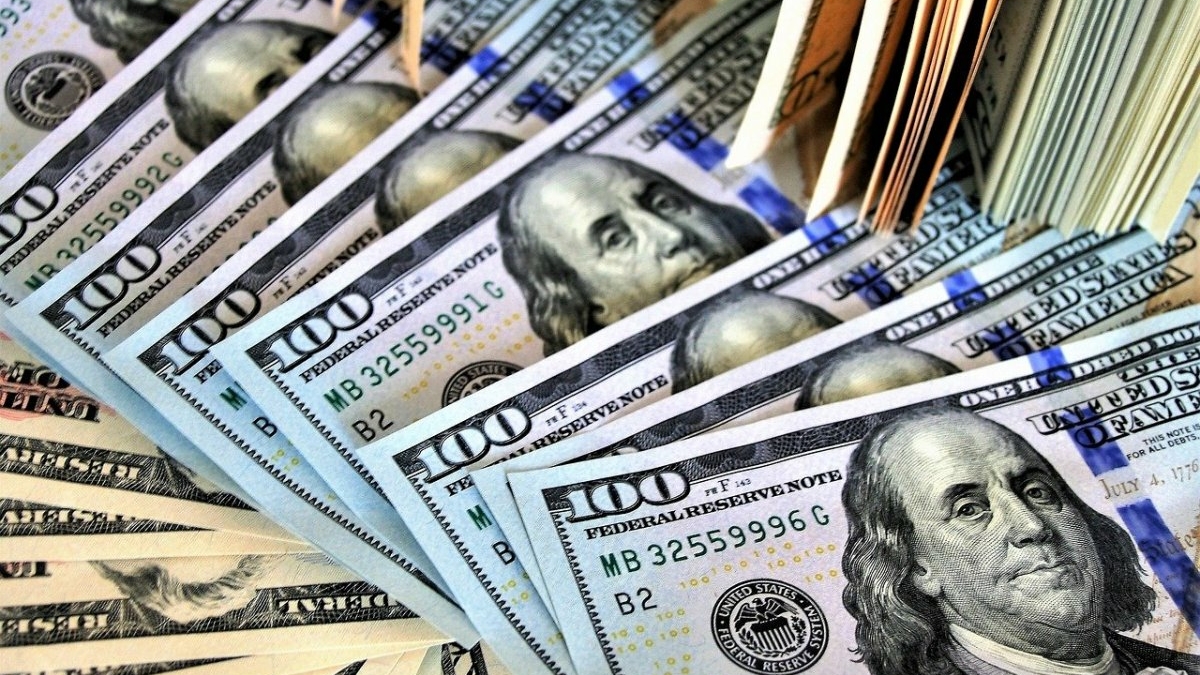 Экономист Михаил Беляев: курс доллара США останется в прежних значениях