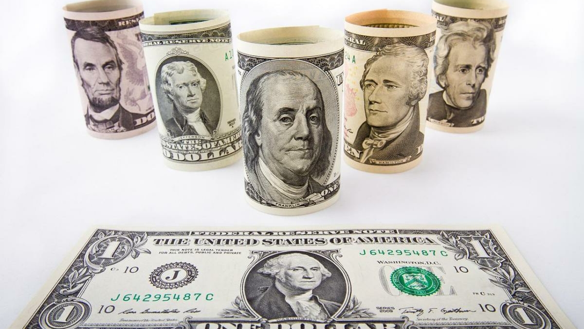 Эксперт Клепач заявил, что курс доллара США в 2023 году составит 66-67 рублей