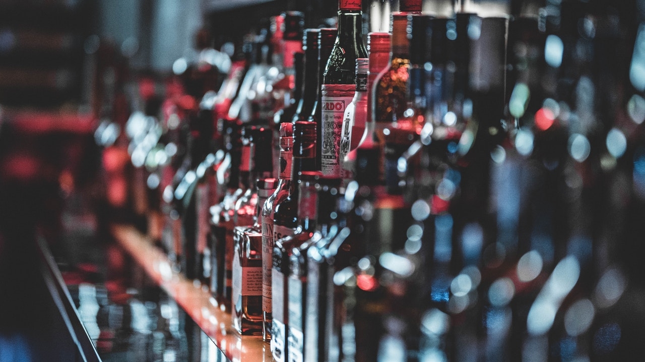 Минздрав предложил ограничить продажу алкогольных напитков в России