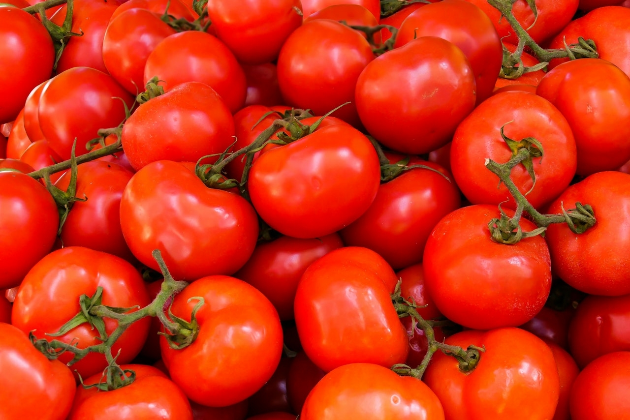 Диетолог рассказала, чем могут быть опасны помидоры