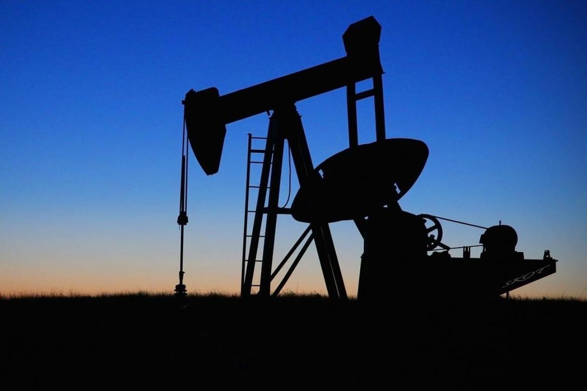 Мировые цены на нефть и газ помогут РФ в борьбе с санкциями