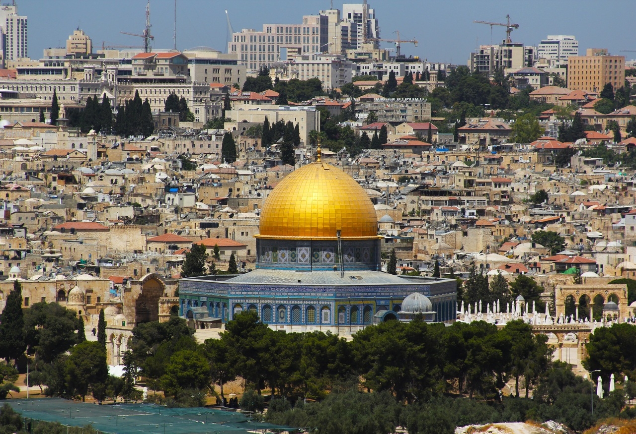 Россияне стали чаще интересоваться поездками в Израиль и Узбекистан