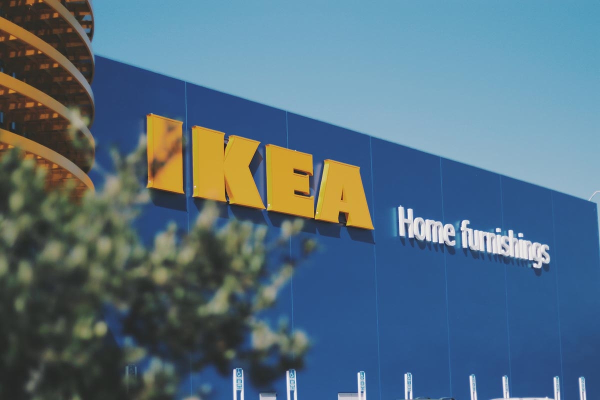 Власти Новосибирска используют активы IKEA и Coca-Cola