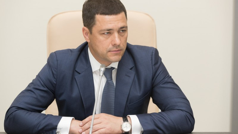 Губернатор Ведерников пообещал новые площадки в поселке Плюсского района