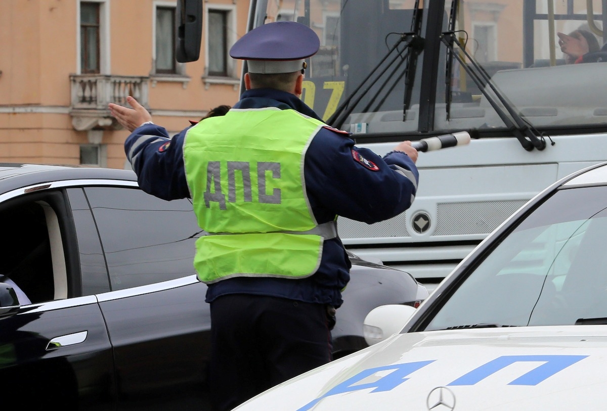 В Туле осудят экс-полицейского за взятку в 30 тысяч рублей от пьяного водителя