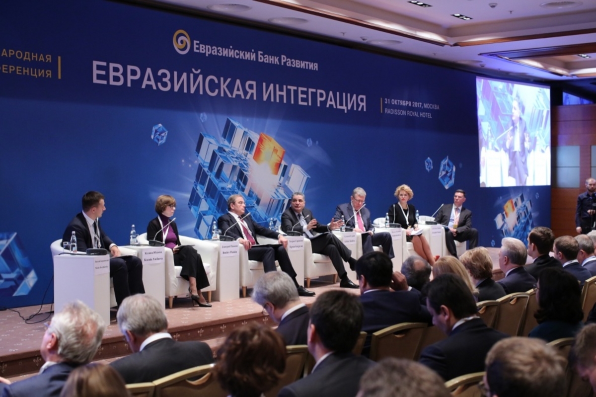 Казахстан обсуждает покупку российской доли в ЕАБР