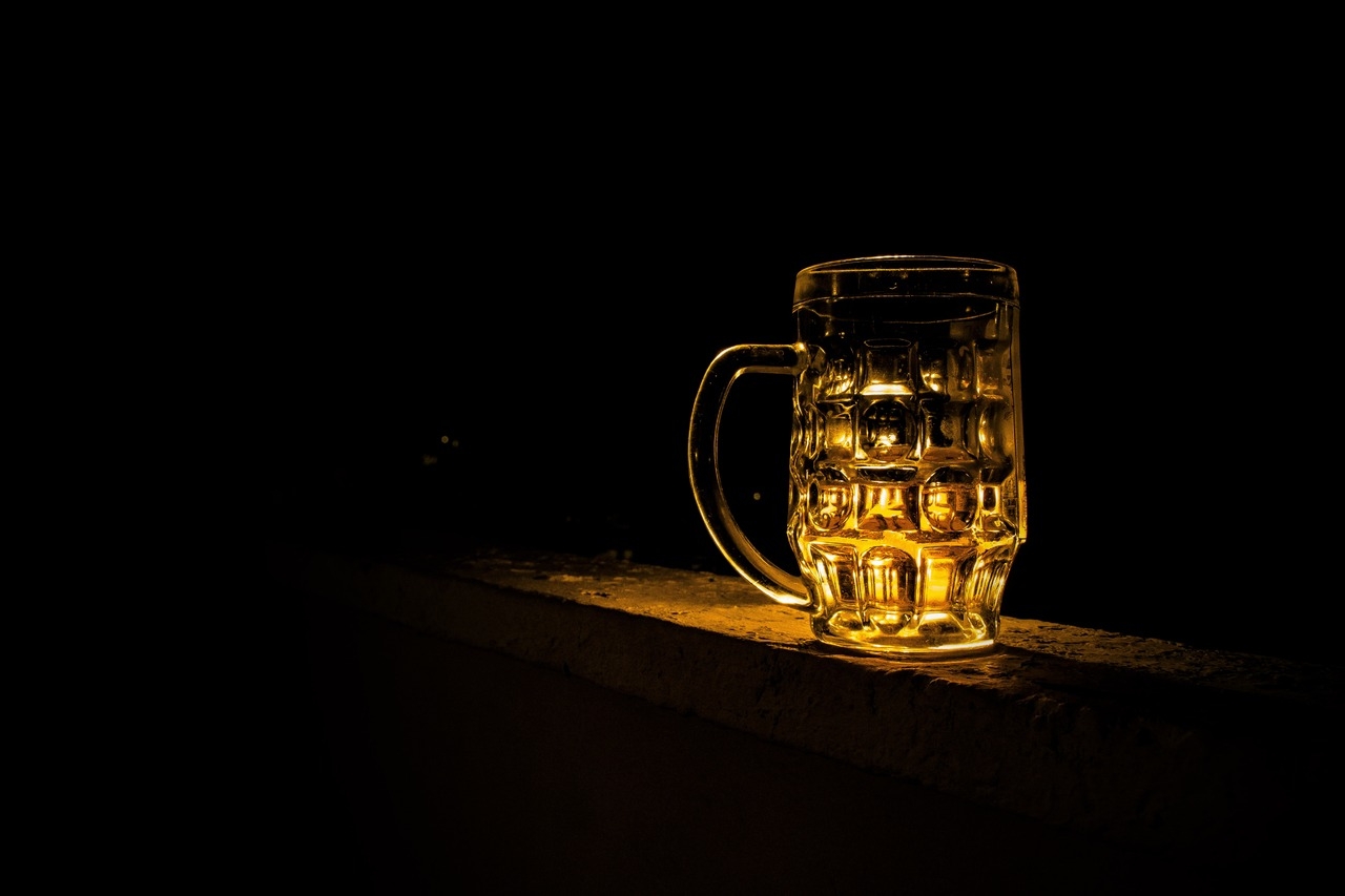 Пивоваренная компания AB InBev Efes сообщила о снижении продаж в России