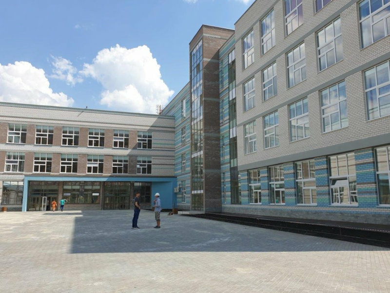 Самая большая столовая и спортзал – долгожданную школу в Березовском откроют 1 сентября