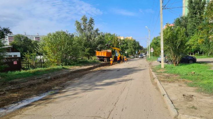Жилую улицу в микрорайоне Бабаевского начали ремонтировать