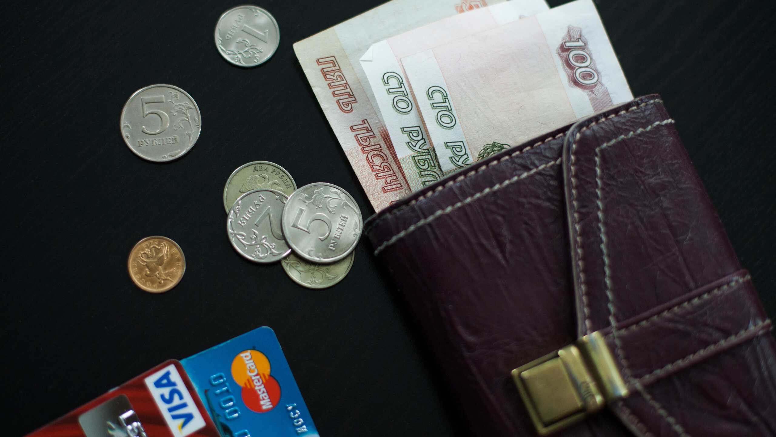 Работодатели изменили схему выплат зарубежным сотрудникам