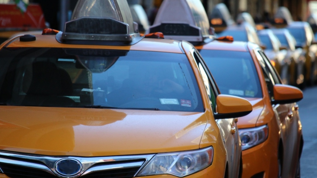 Компания «Такси» станет частью холдинга «Питеравто»