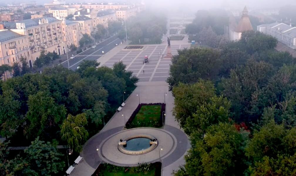 В Астрахани за 80 миллионов продают коммерческое помещение напротив памятника Ленину