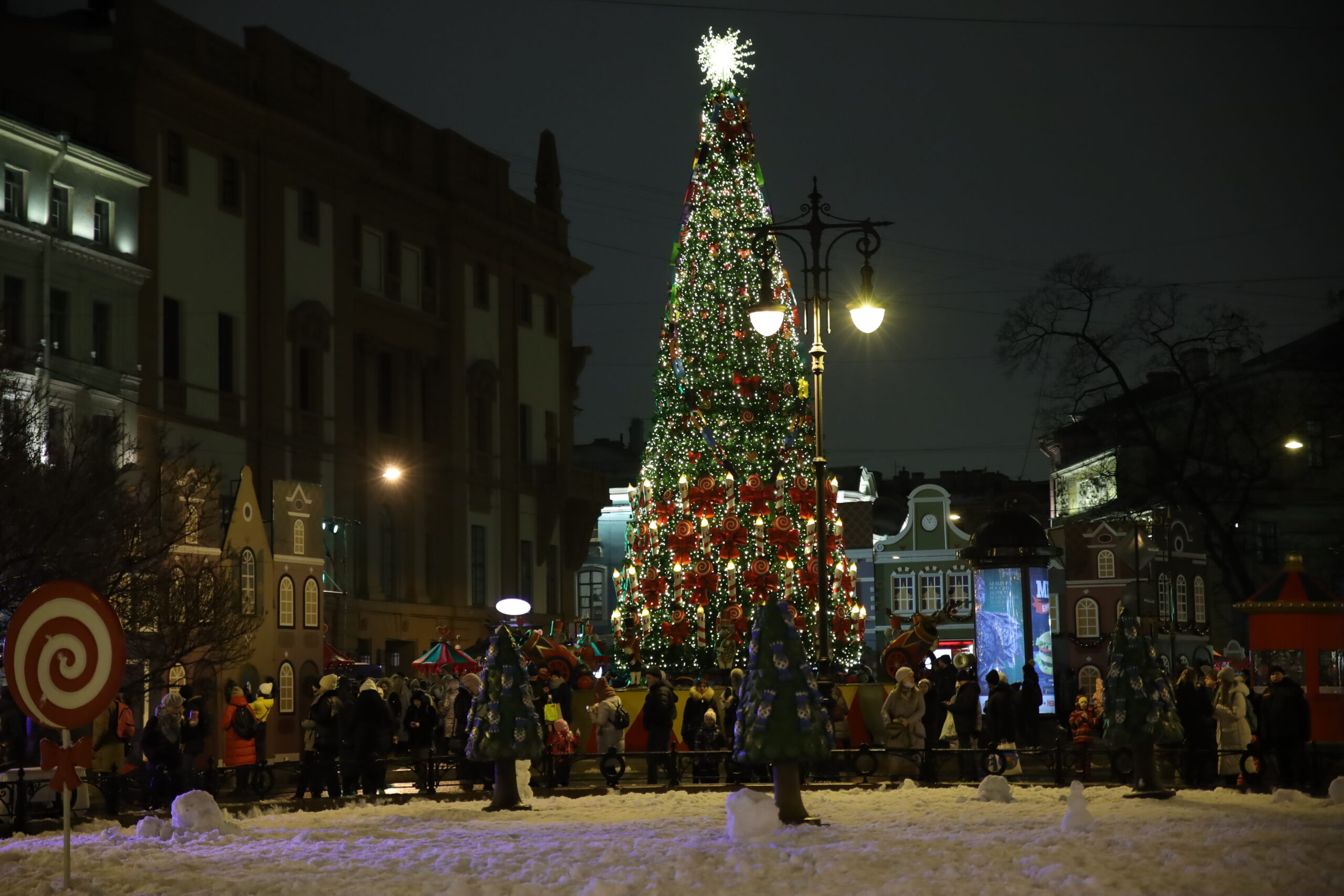 Новогодняя ярмарка в спб на манежной