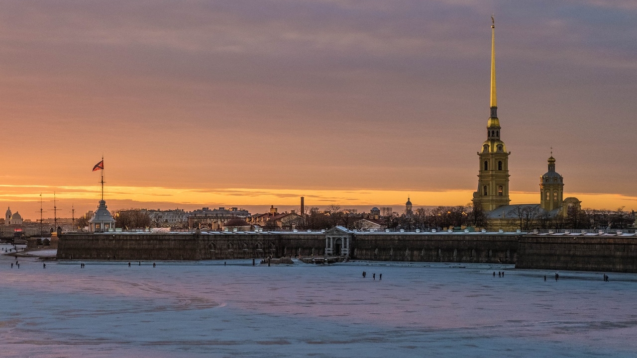 Смольный удвоит финансирование делового туризма в Петербурге