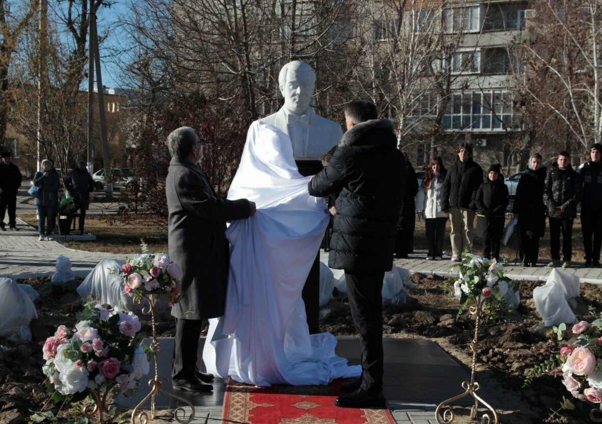 памятник магомаеву в москве адрес