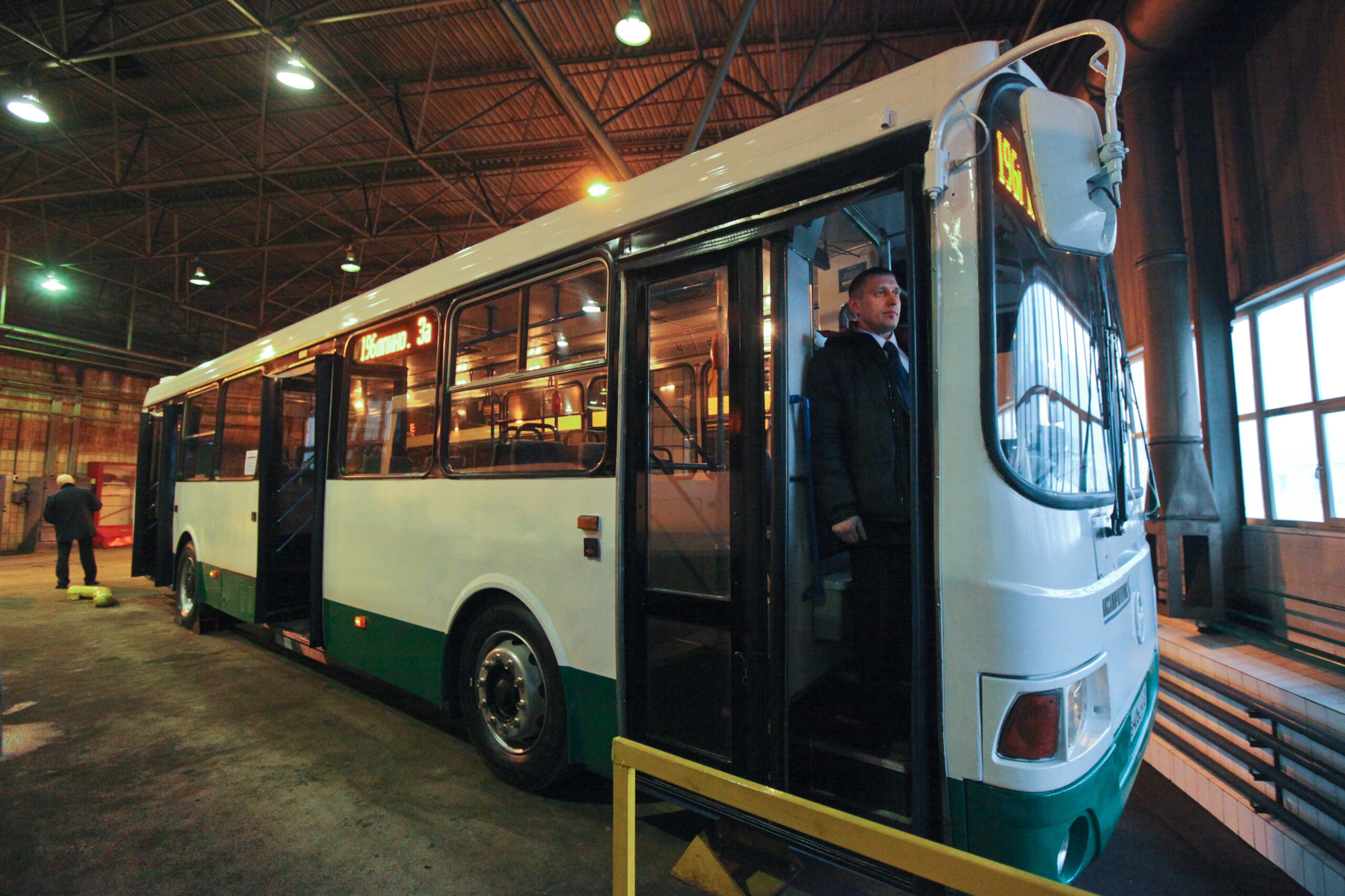 Пассажиравтотранс автобусные парки. 1 Парк СПБ Пассажиравтотранс Автобусный. Автобусный парк 6 СПБ ГУП Пассажиравтотранс. Автобус Санкт-Петербург ГУП Пассажиравтотранс. Музей Пассажиравтотранс.