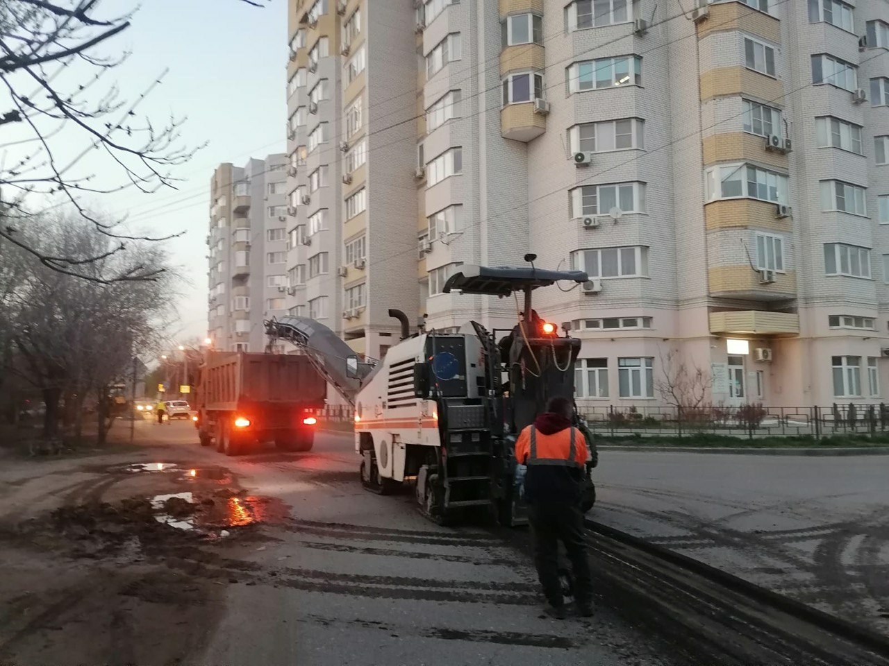 Ремонт дорог астрахань. Ремонт дорог. Дорожники. Дороги. Капитальный ремонт дорог.