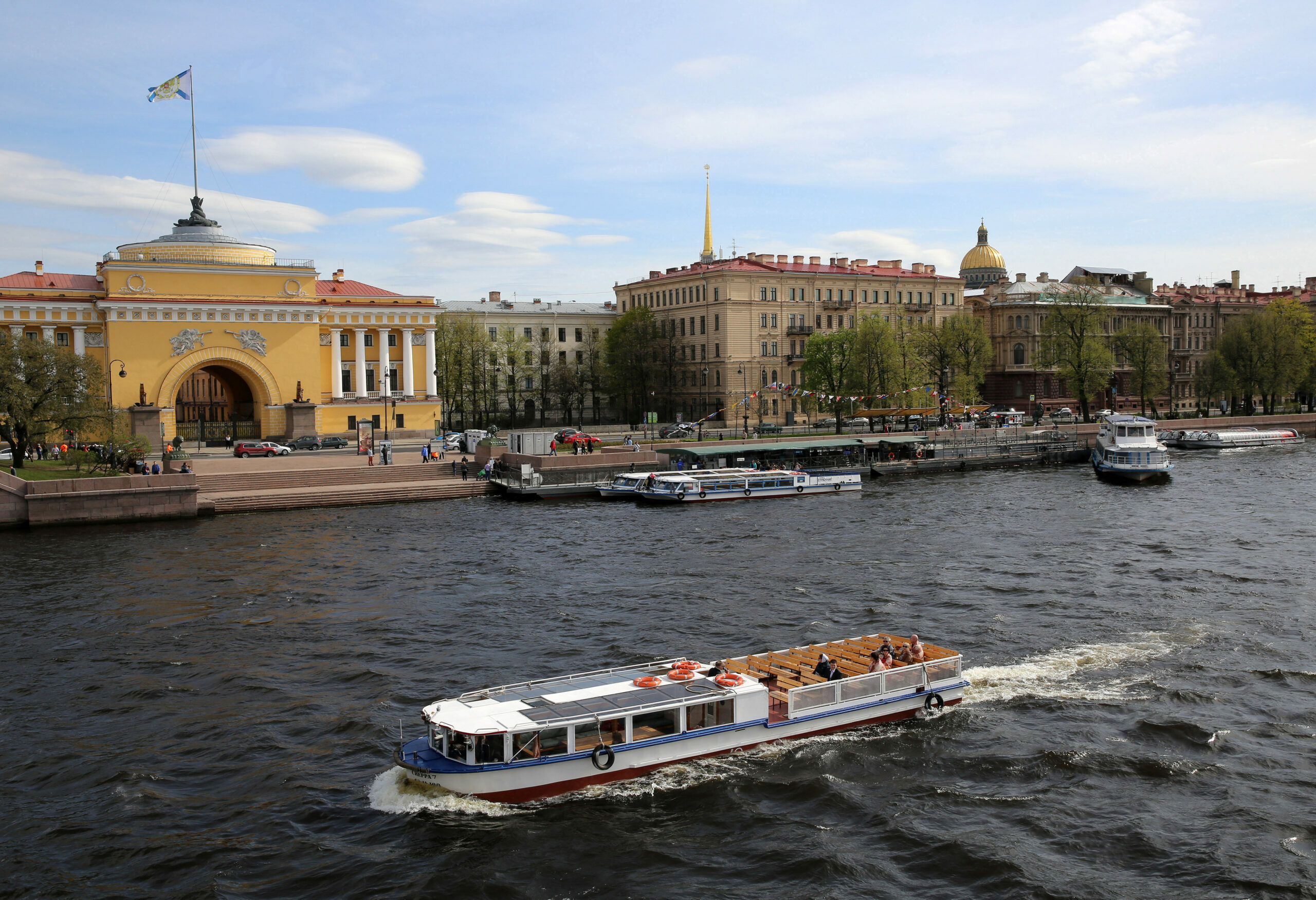 Автору петербург. Навигация по рекам и каналам. По рекам и каналам СПБ. Прогулка по Питеру. Навигация рек и каналов СПБ.